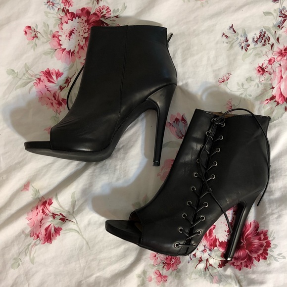 Shoe Dazzle Shoes - Sexy Lace-Up Booties